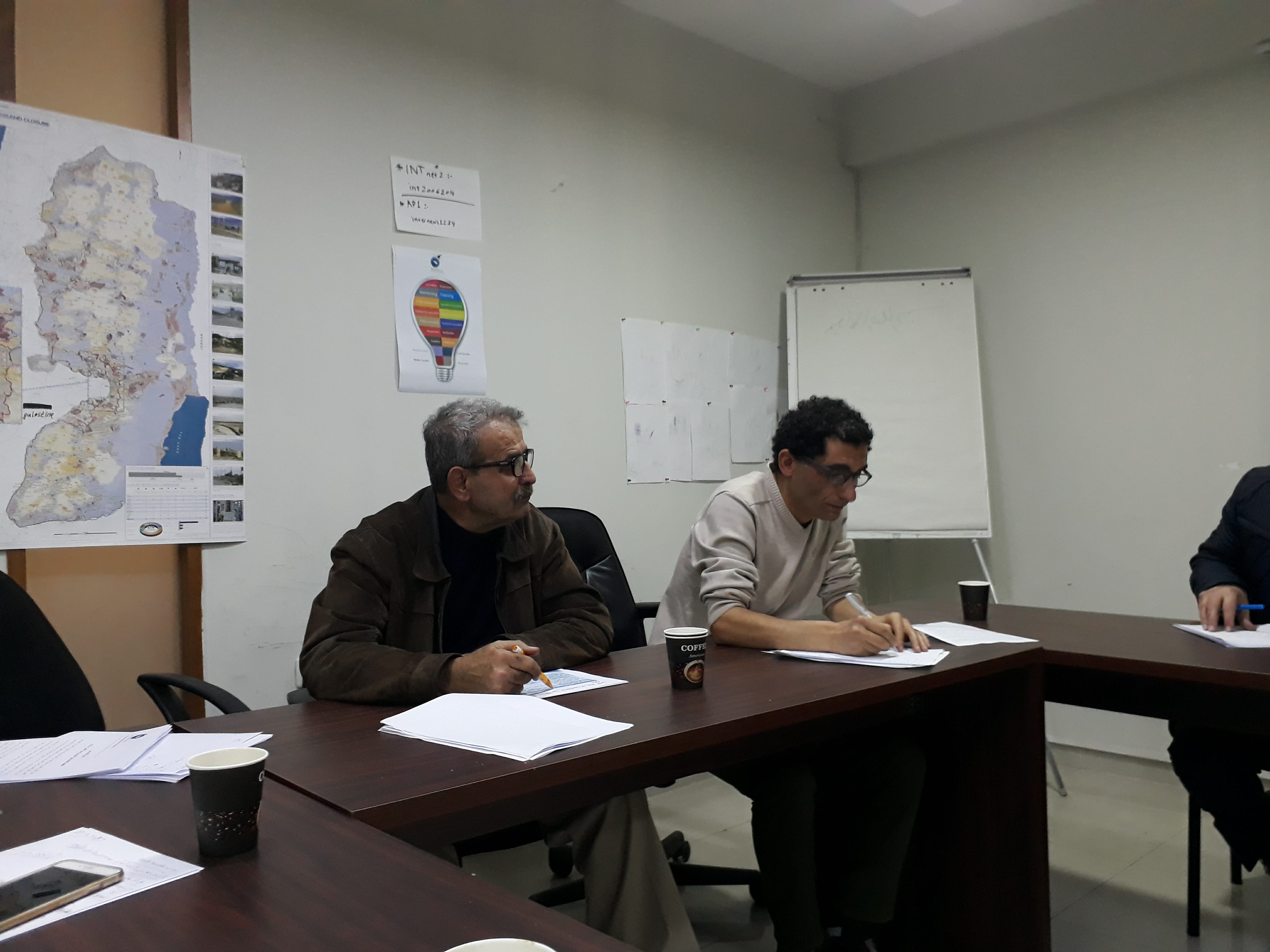 المركز الفلسطيني يعقد ورشة بعنوان " العلاقة بين الأمن والإعلام في فلسطين"